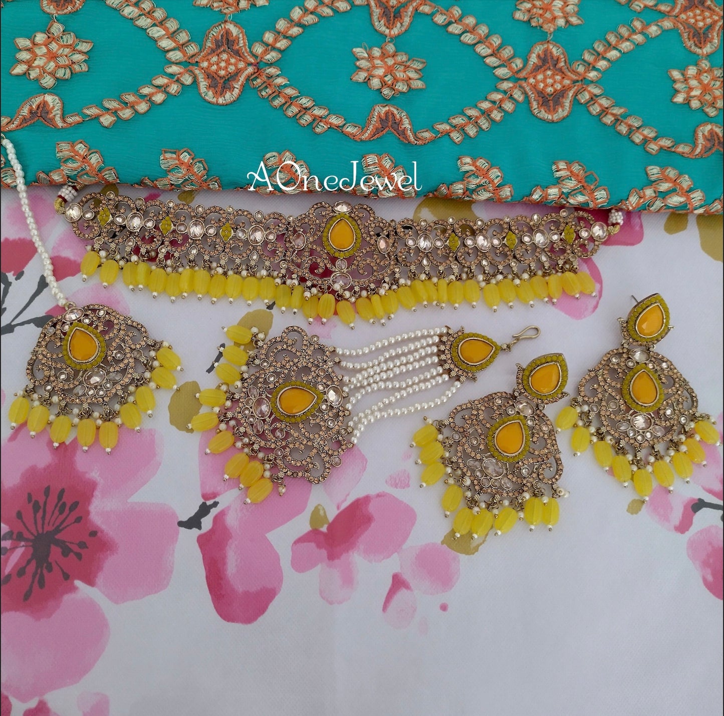 Antique Gold Yellow Bridal Choker Necklace Earrings Jhoomar Tikka Set