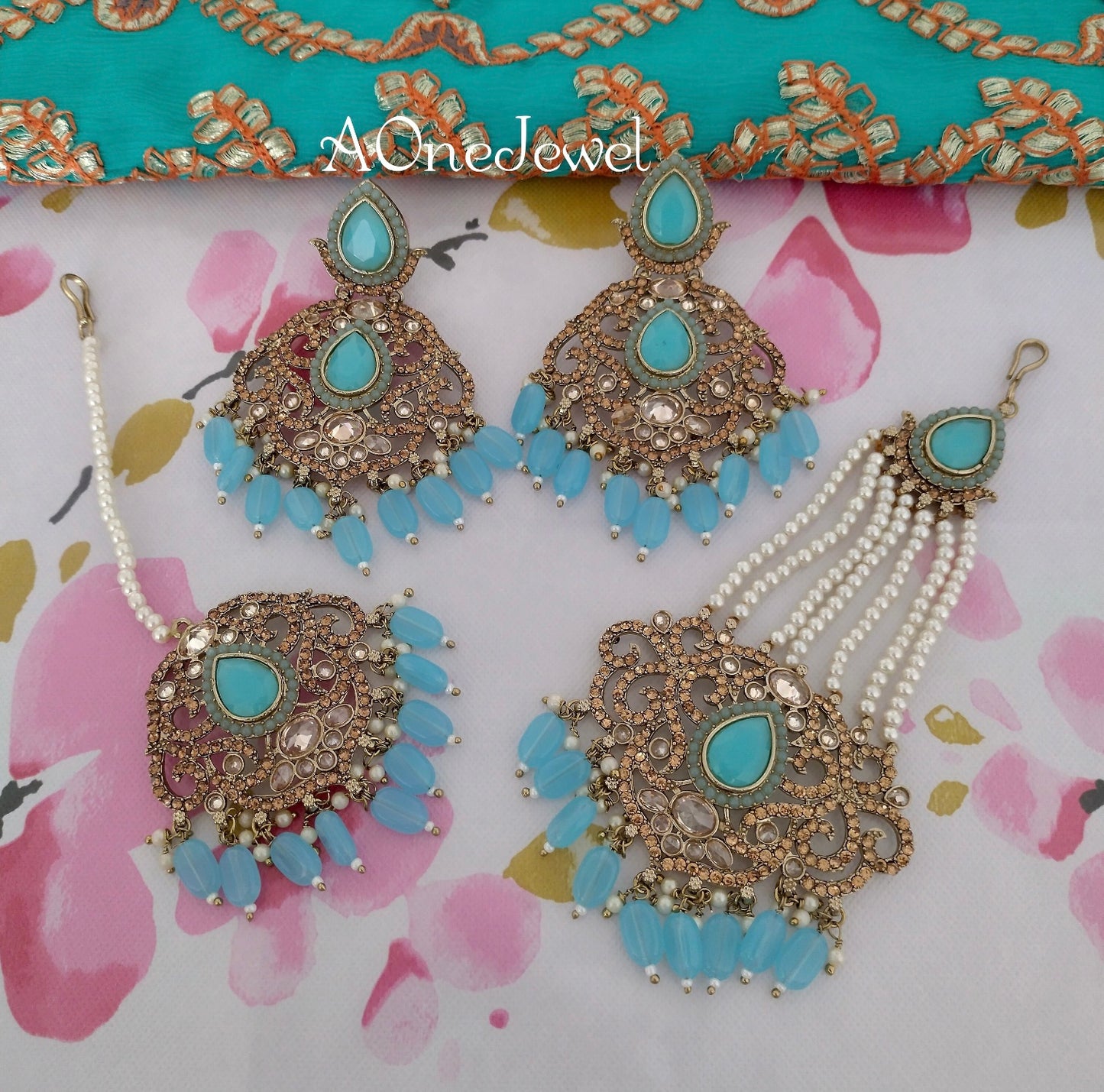Antique Gold Bridal Choker Necklace Earrings Jhoomar Tikka Set