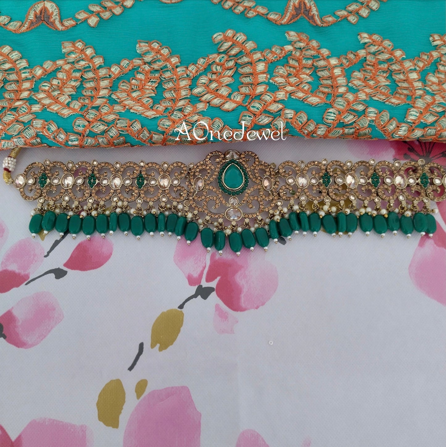 Antique Gold Green Bridal Choker Necklace Earrings Jhoomar Tikka Set