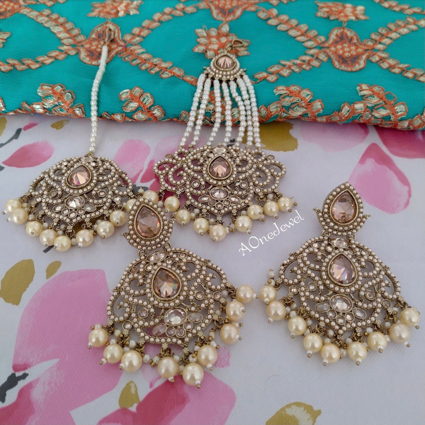 Antique Gold Bridal Choker Necklace Earrings Jhoomar Tikka Set
