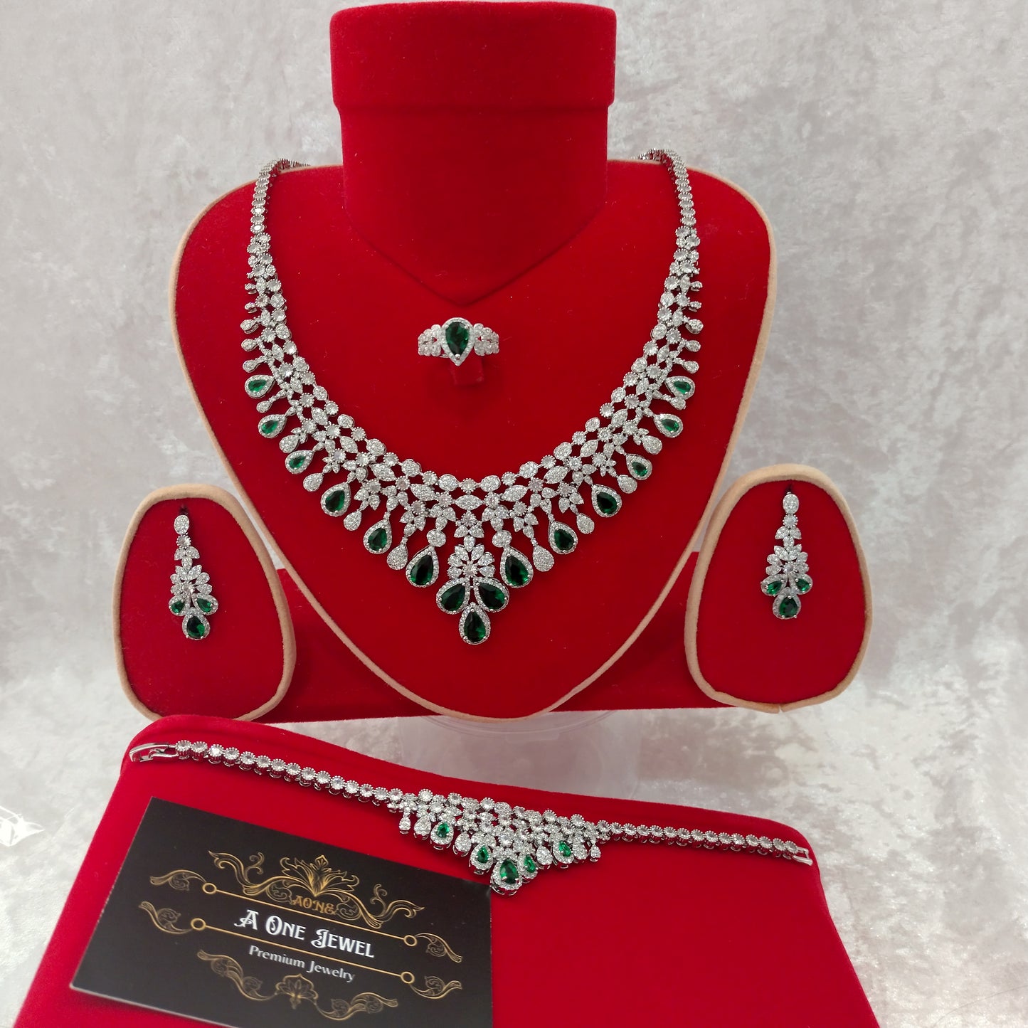 Luxury Indian Bridal CZ Diamond 4PCS Emerald Necklace Set