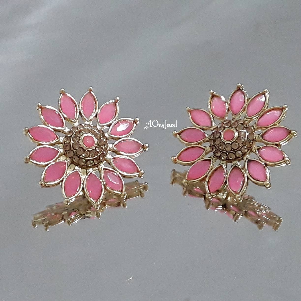 Indian Ethnic Kundan Gold Plated Stud Earrings
