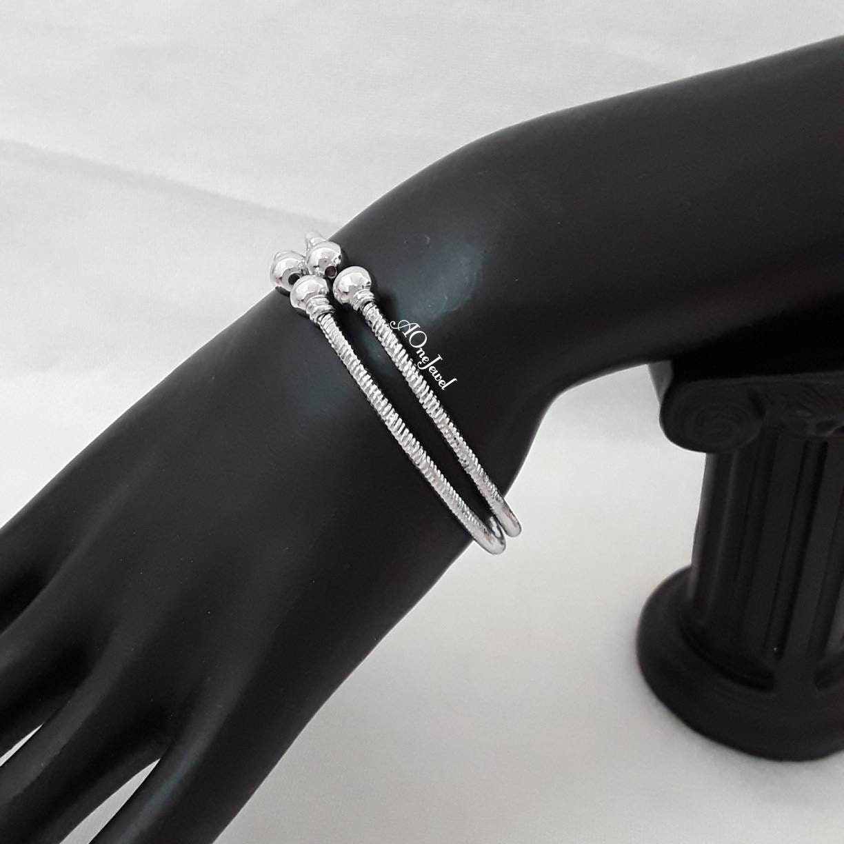 2pcs Indian Ethnic Silver Plated Cuff Bangles