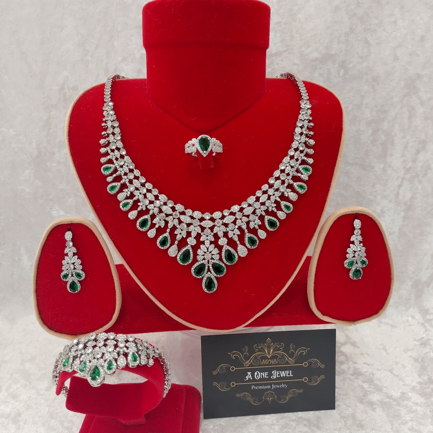 Luxury Indian Bridal CZ Diamond 4PCS Emerald Necklace Set
