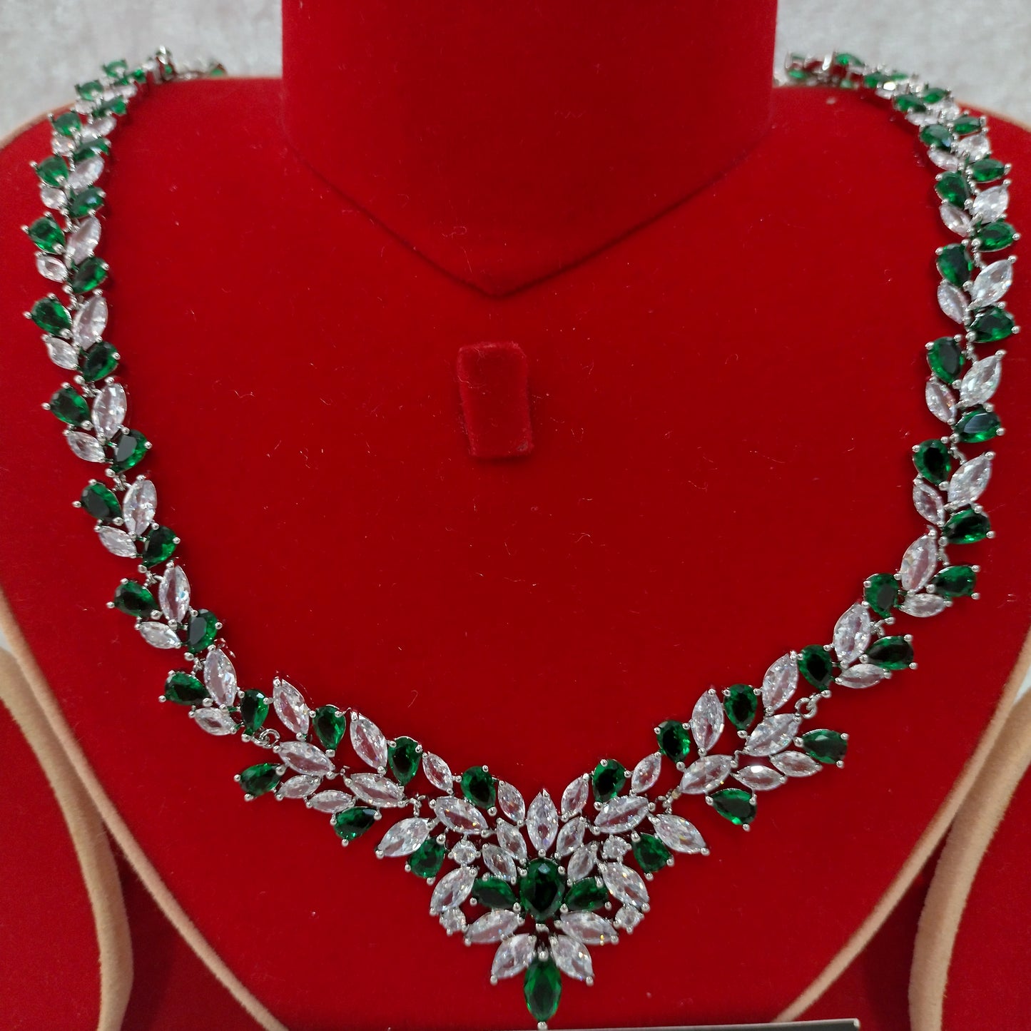 Exclusive Bridal Emerald CZ Diamond Cubic Zirconia Necklace Jewellery Set