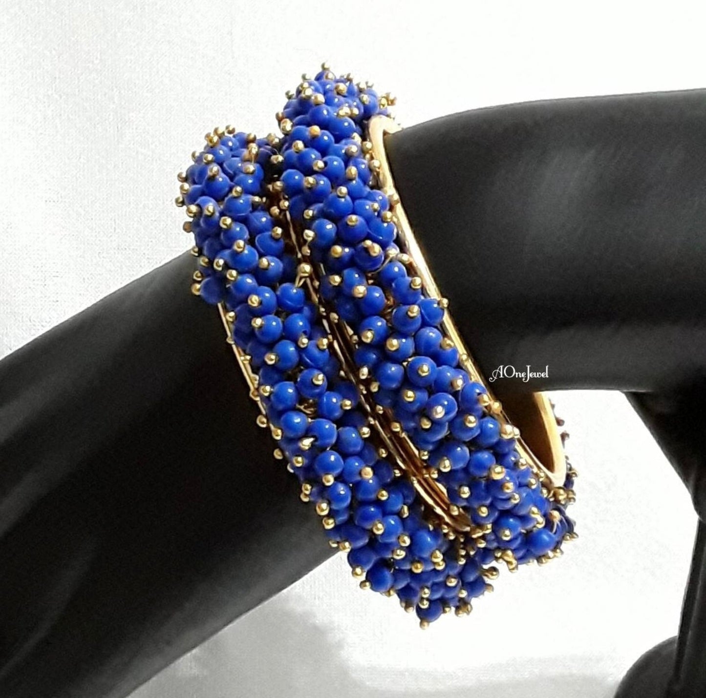 2pcs Blue Pearl Gajra Bangles