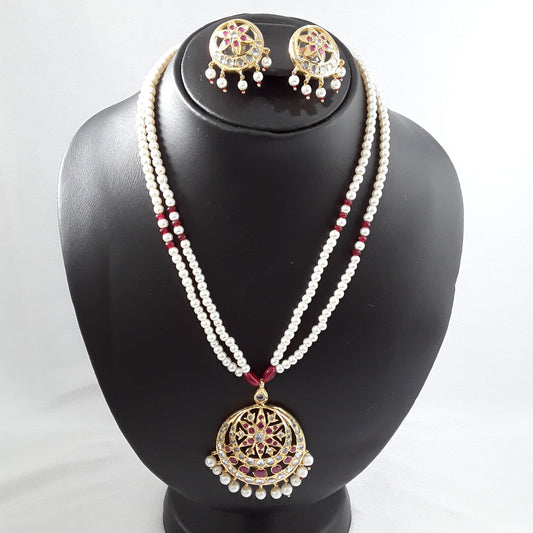 Indian Hyderabadi jadau jewellery set pendant necklace set with matching stud earrings pakistani designer jewellery bespoke sabysachi jewel