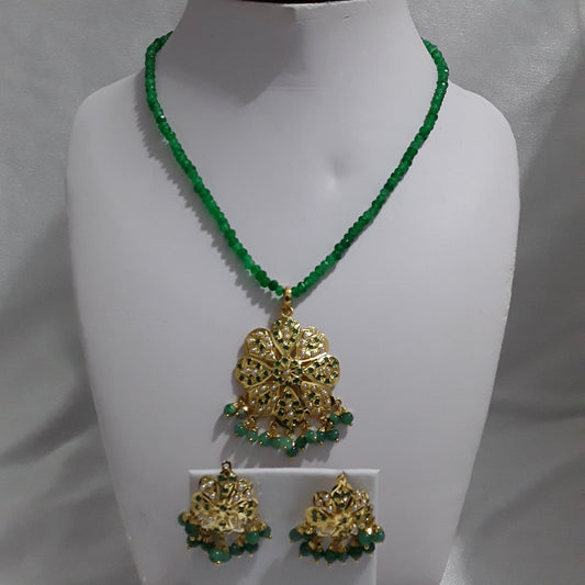 Indian Hyderabadi jadau jewellery set pendant necklace set with matching earrings pakistani designer jewellery bespoke sabysachi jewel