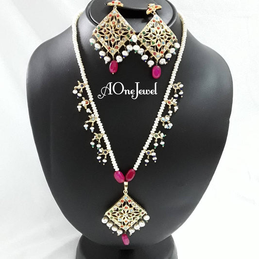 Indian Hyderabadi jadau nauratan jewellery set pendant necklace with matching earrings pakistani designer jewellery bespoke sabysachi jewel